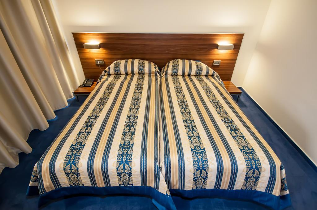 Hotel Maxim Božava Quarto foto